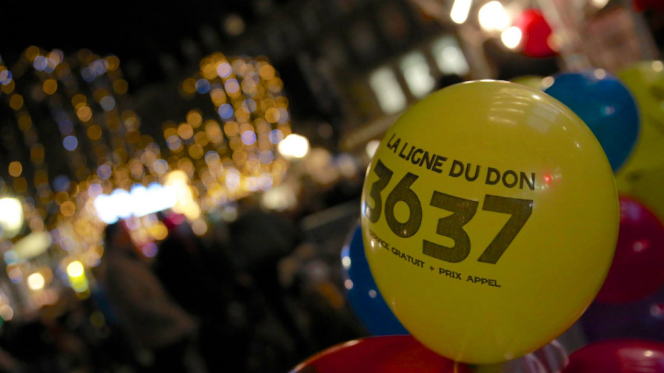 Carla 5 ans, atteinte d'amyotrophie spinale, est guérie grâce aux recherches du Téléthon, sa maman témoigne