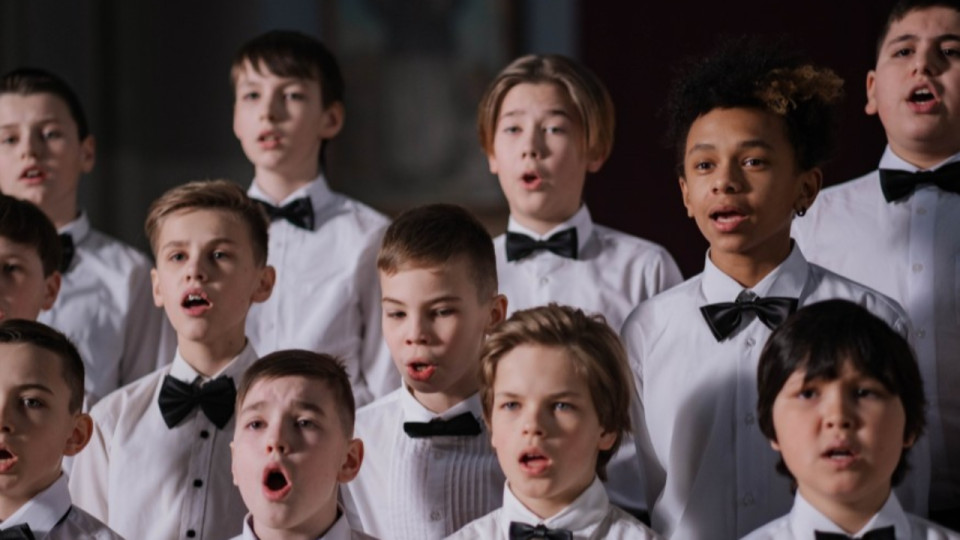 De l'op&eacute;ra chant&eacute; par 200 enfants &agrave; Contes