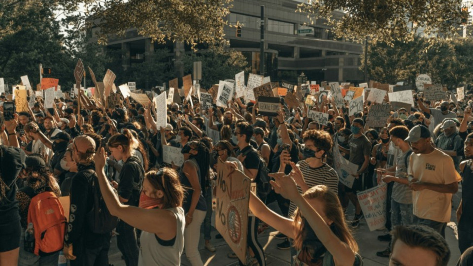 Des milliers de personnes rassembl&eacute;es en soutien &agrave; la Palestine &agrave; Marseille