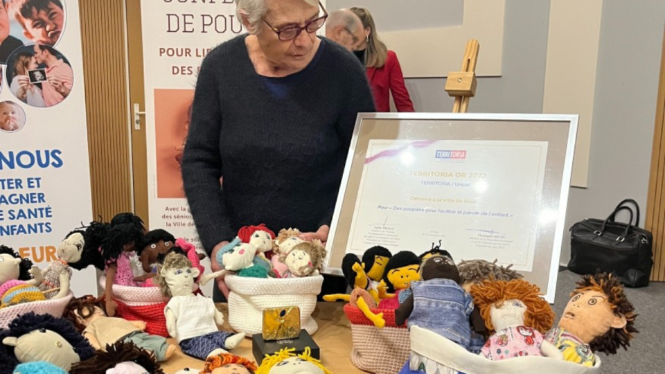 Des poup&eacute;es pour aider les enfants victimes d'agressions sexuelles &agrave; parler