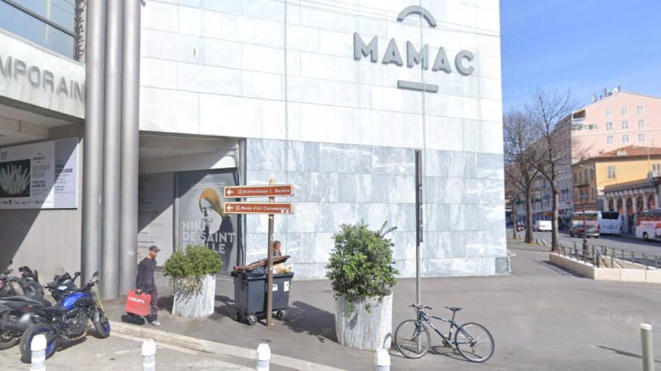 Fermeture provisoire de la place Yves-Klein à Nice pour cause de travaux Fermeture provisoire de la place Yves-Klein à Nice pour cause de travaux