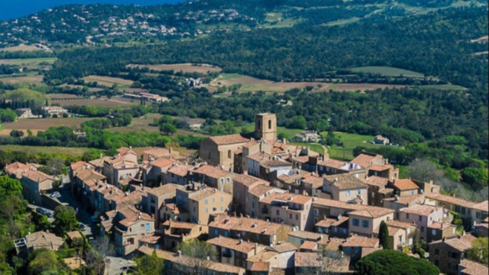 Gassin en lice pour devenir le village préféré des Français !