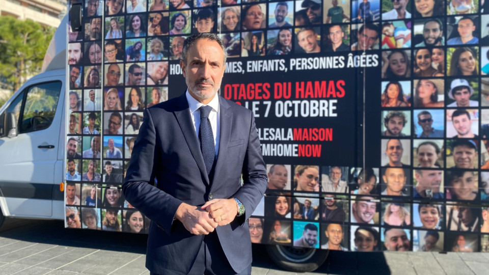 Israël-Hamas : un bus pour sensibiliser sur le sort des otages