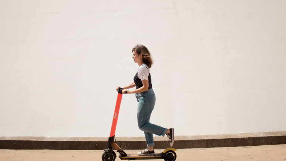 La C&ocirc;te d'Azur veut limiter les trottinettes et les v&eacute;los cet &eacute;t&eacute;