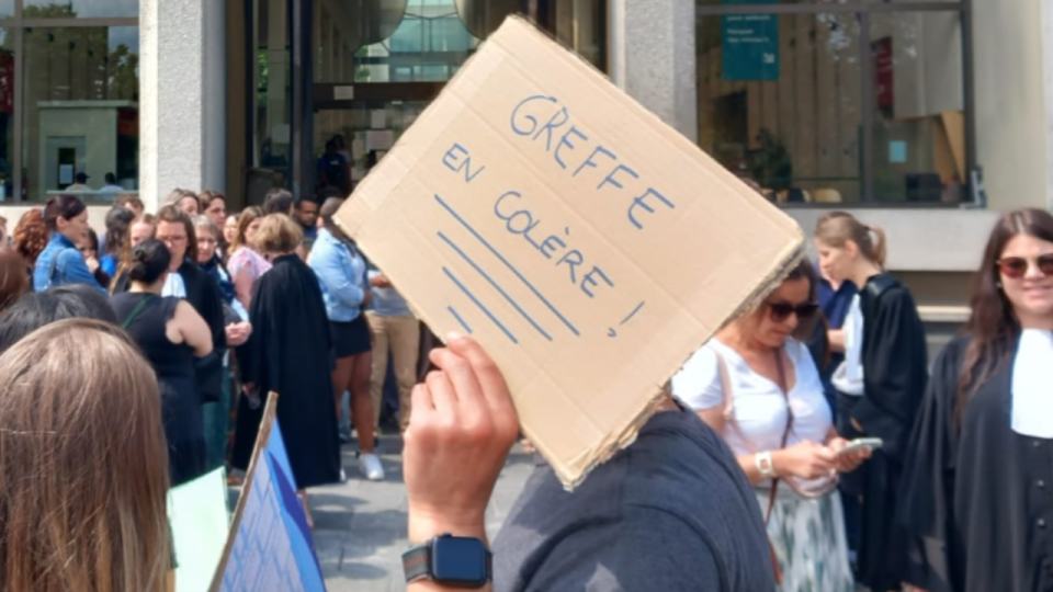Les greffiers demandent de meilleurs salaires Les greffiers demandent de meilleurs salaires
