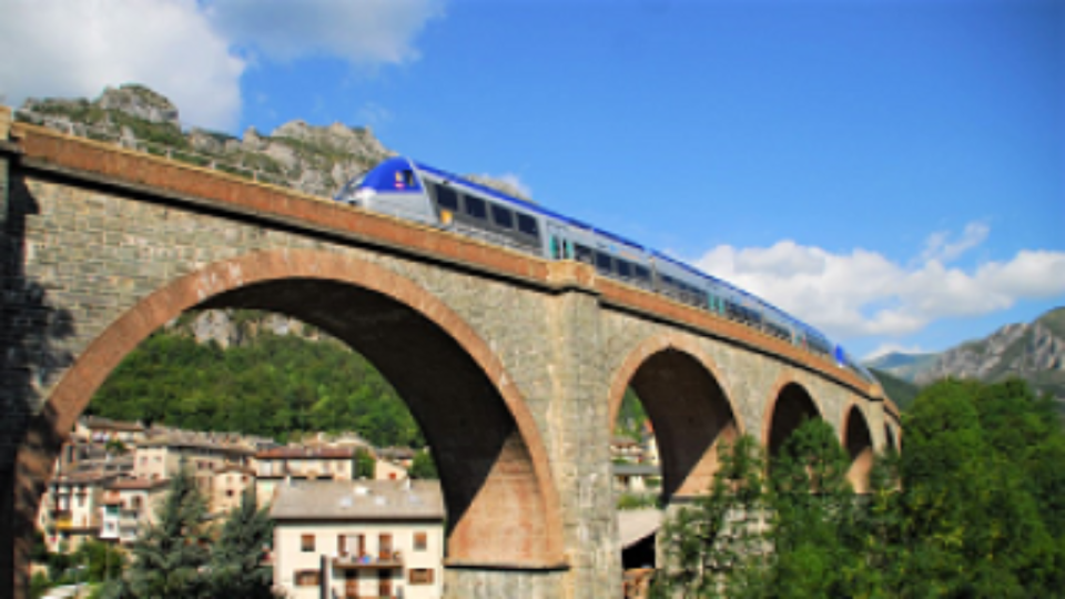 Ligne Nice - Tende : les habitants des vallées privés de train pendant plus d'un an Ligne Nice - Tende : les habitants des vallées privés de train pendant plus d'un an