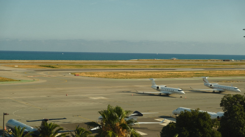 Nice : Julien Bayou veut interdire les vols de jets privés en France