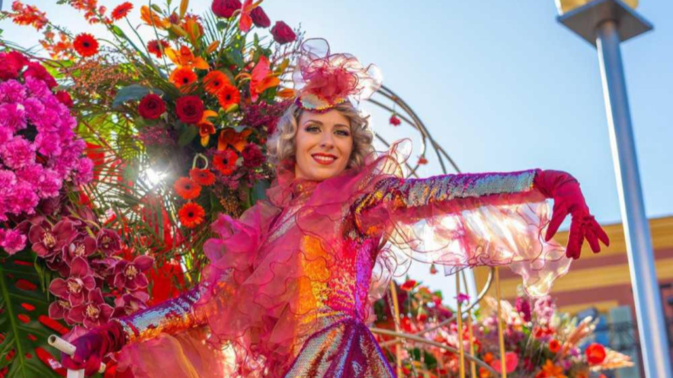 Nice : lancement de la premi&egrave;re bataille de fleurs du Carnaval 2025