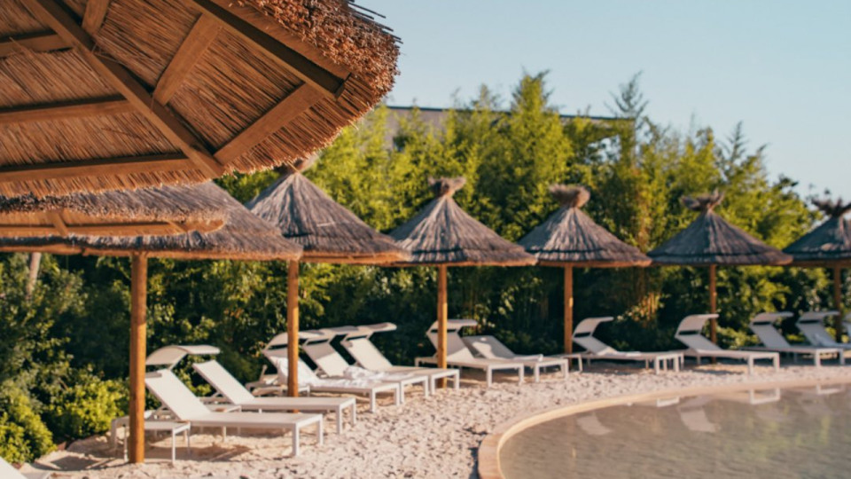 Pour des vacances plus calmes, certains &eacute;tablissement jouent la carte du "adult only"