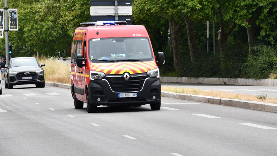 Pr&egrave;s de Nice : deux hommes chutent de 20 m&egrave;tres dans un foss&eacute;, un pompier bless&eacute; pendant leur sauvetage
