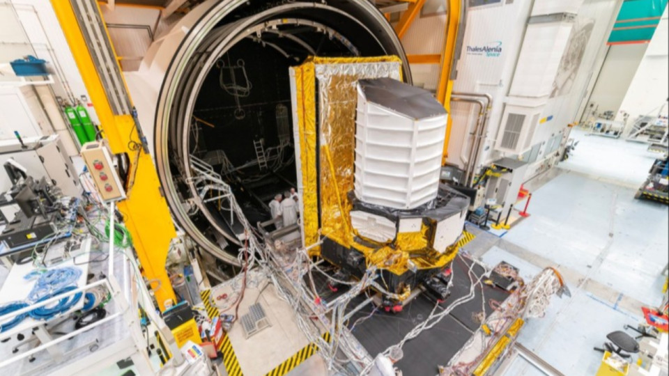 Satellite de la mission Euclid : de Cannes à l'espace